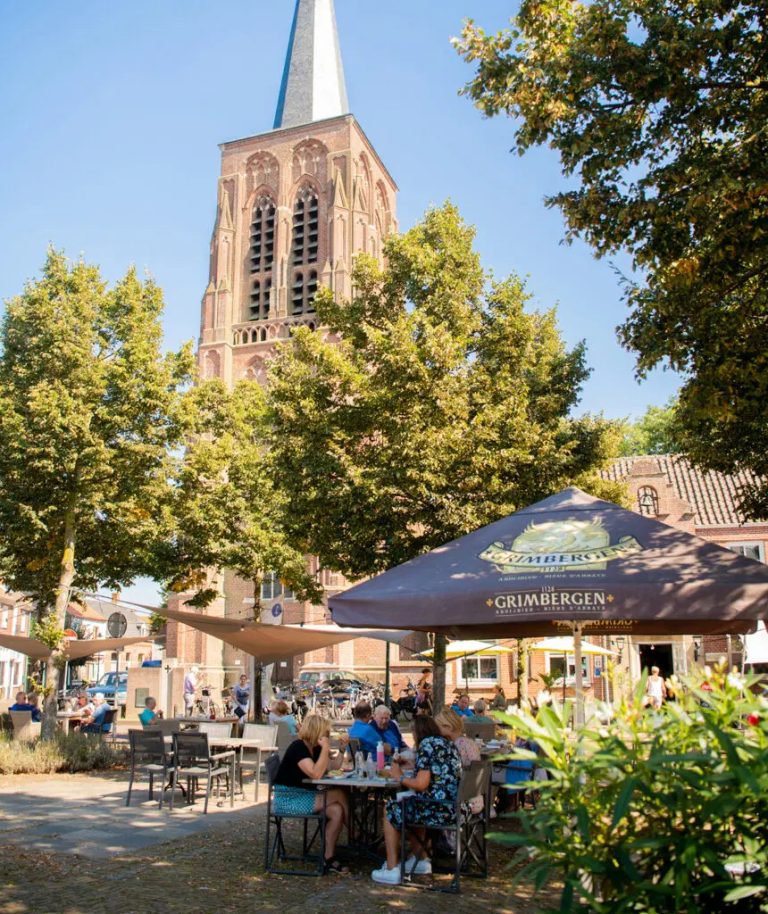 Terras in Alpen langs de wandel- en fietsroutes